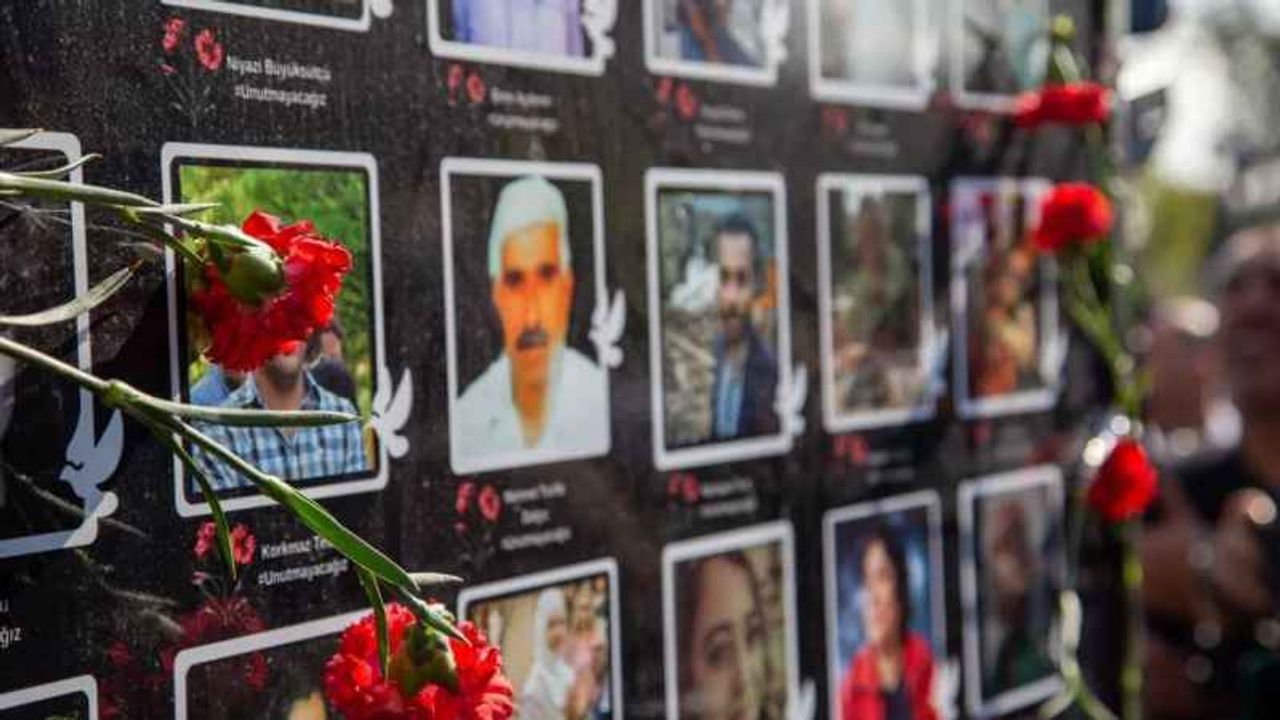 Ankara Garı saldırısında hayatını kaybedenler anıldı