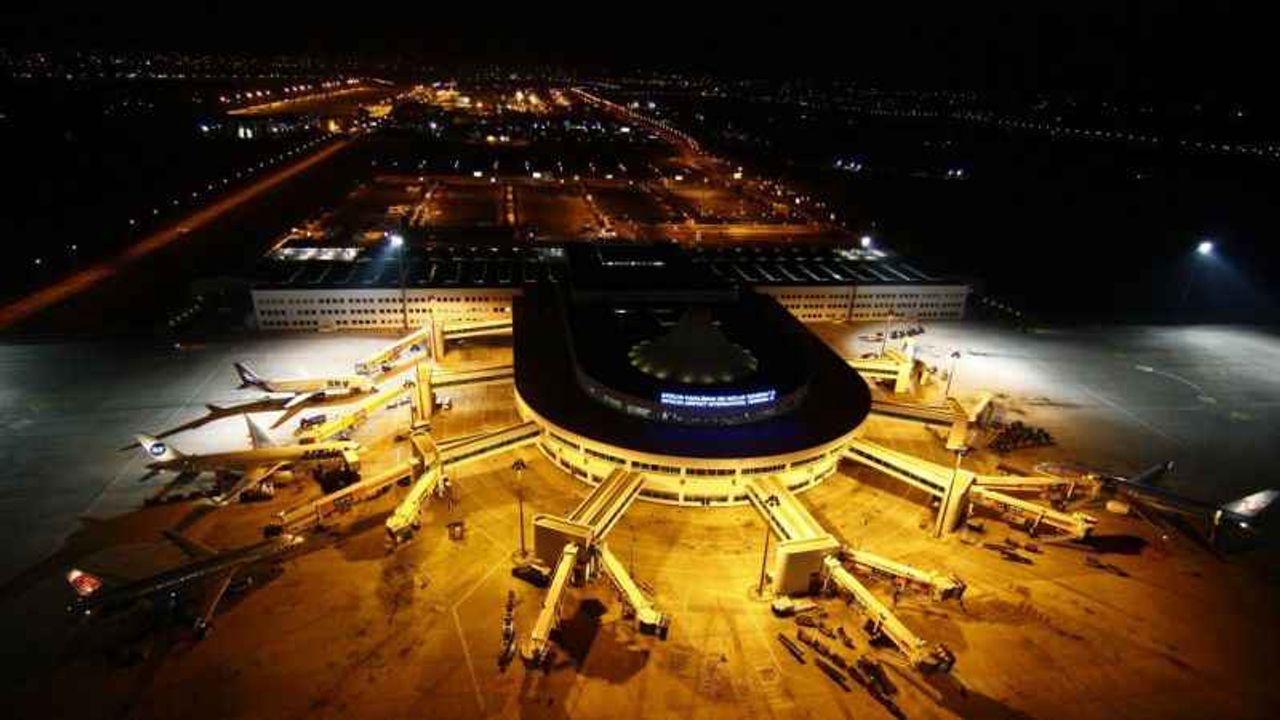  'İsrail'den Antalya'ya uçuşlar önceden planlandığı gibi'