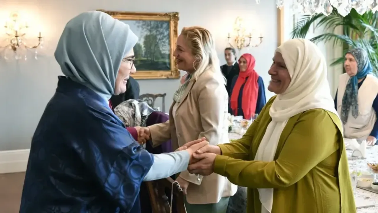 Emine Erdoğan, annelerle buluştu
