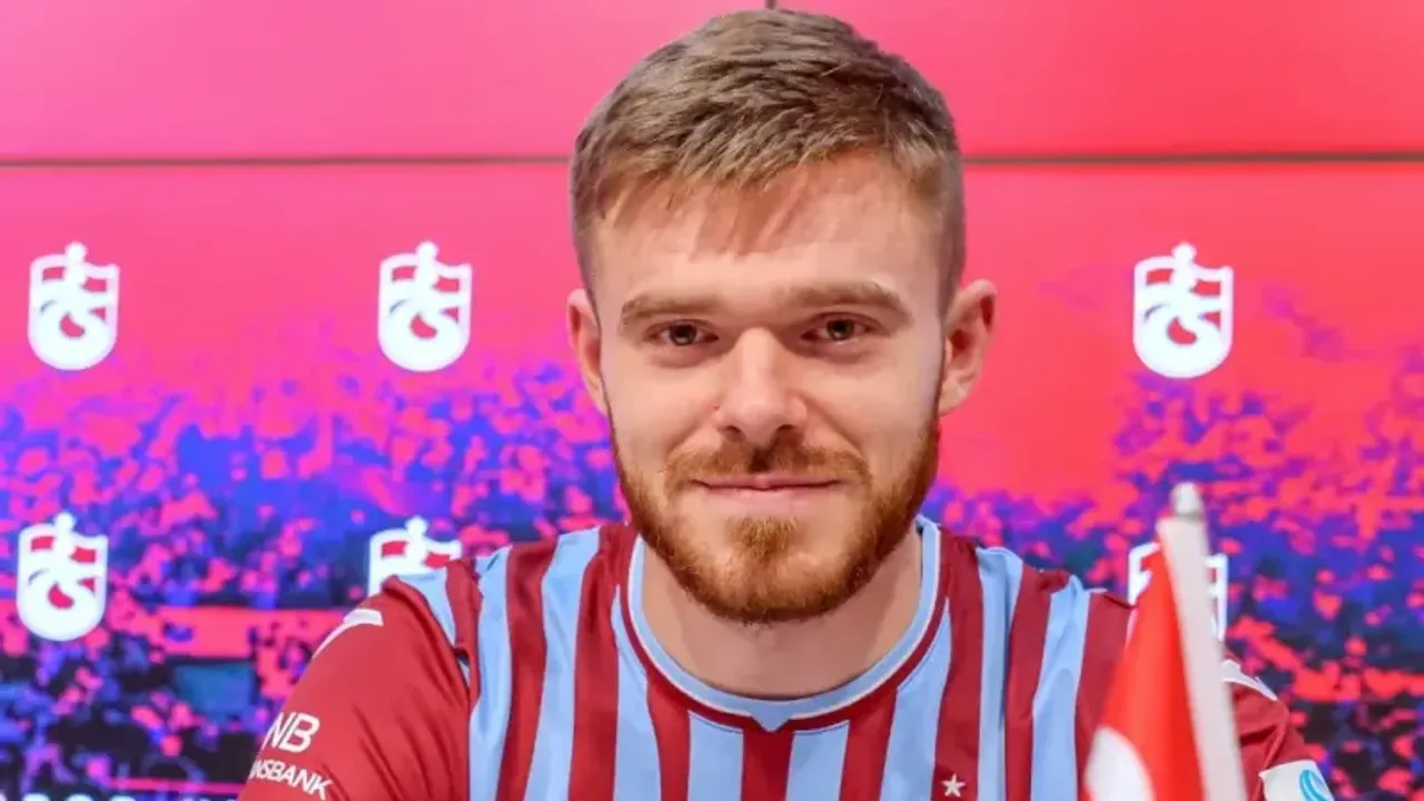 Trabzonspor’da Batagov için imza töreni düzenlendi