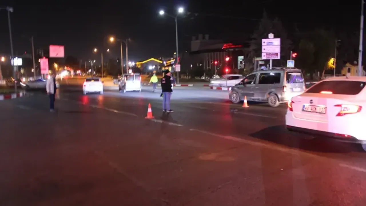 Malatya'da minibüs, yayaya çarptı