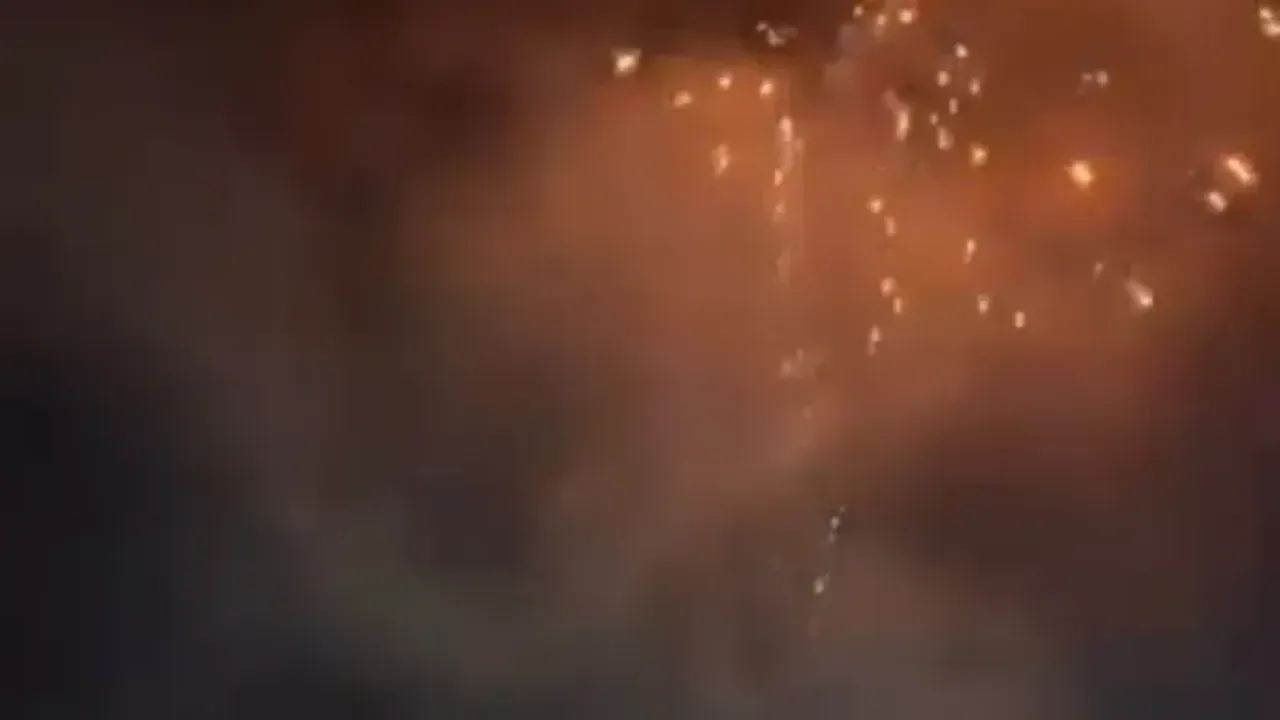 Havai fişekler, balkona isabet etti
