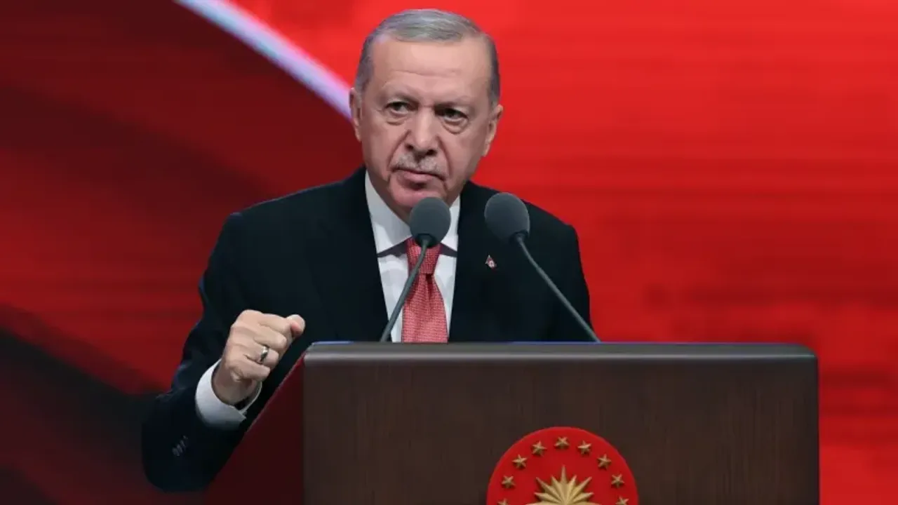 Milletin hizmetkarı olmaya devam sözü verdi