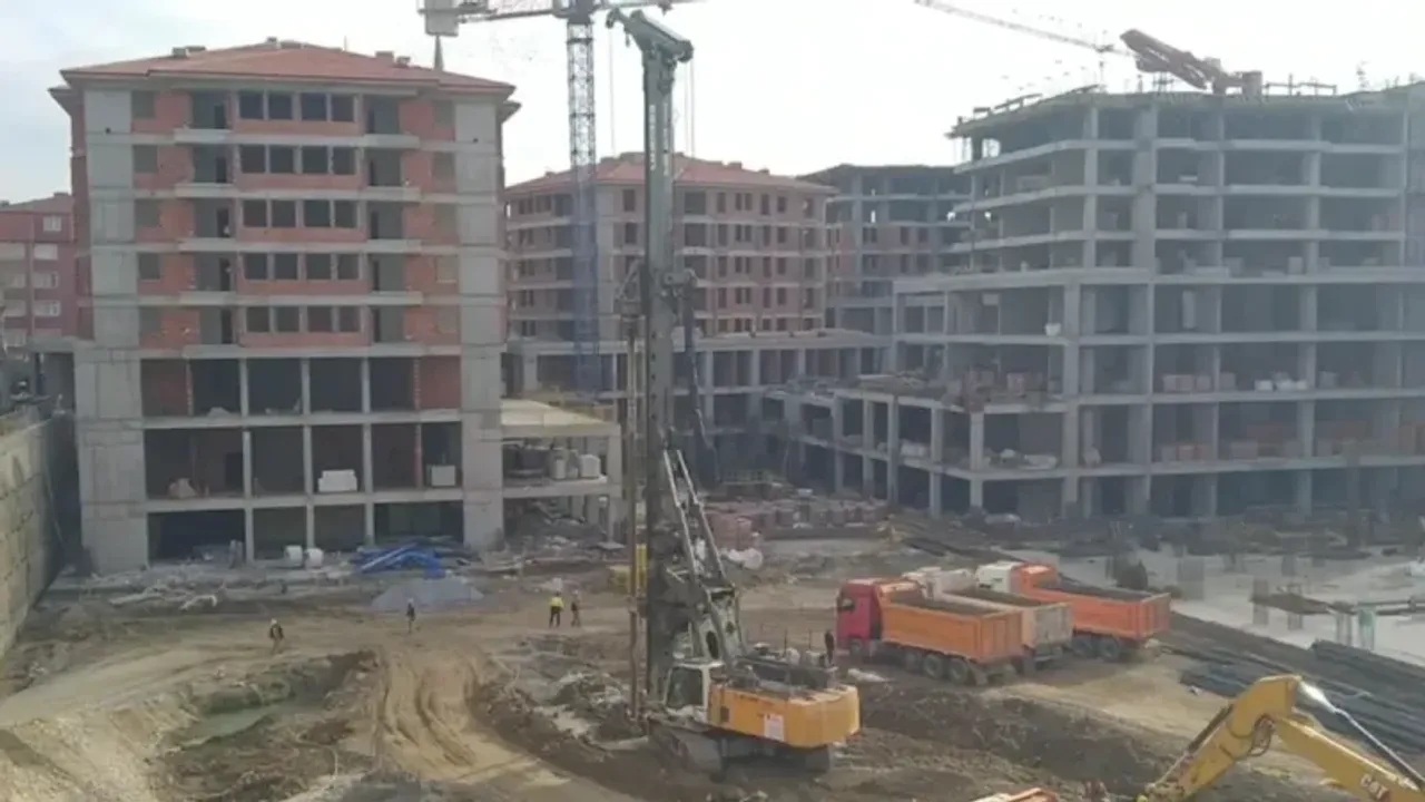Kalıbın altında kaldı