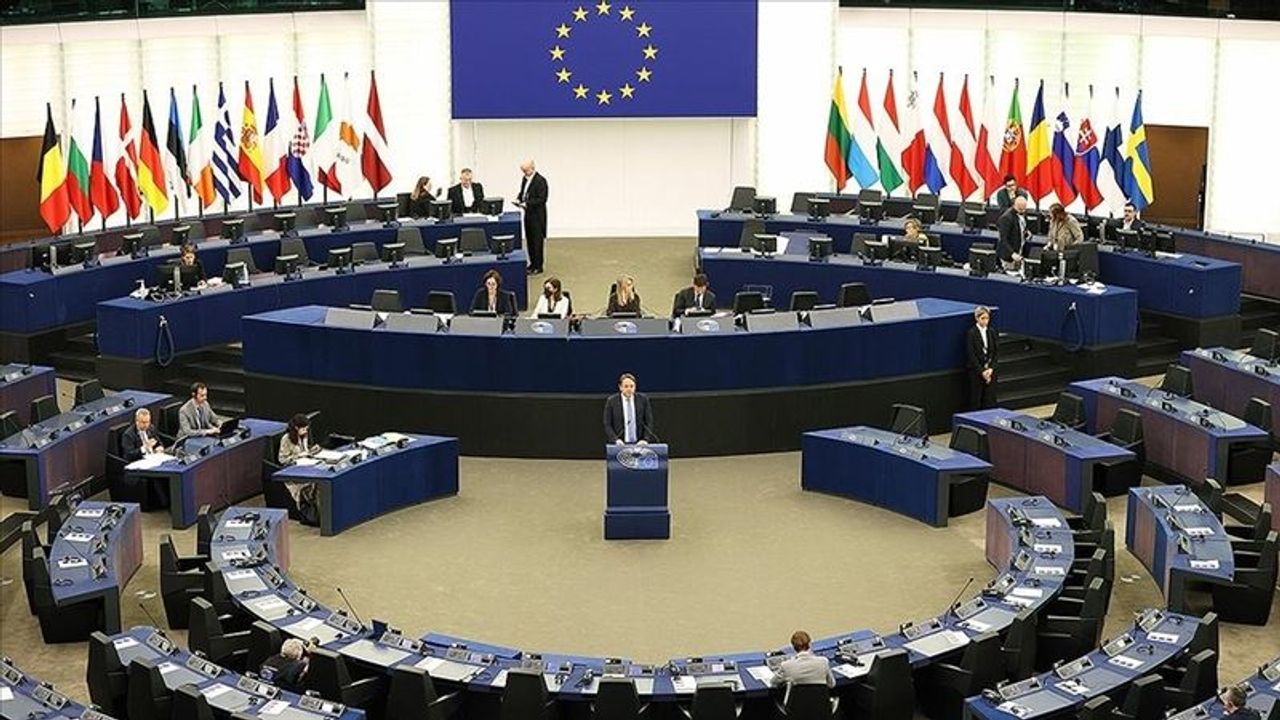 Avrupa Parlamentosu'nda yolsuzluk skandalı