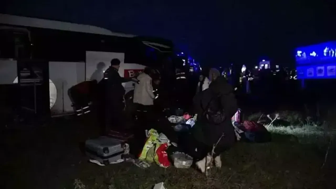 Çanakkale’de feci kaza; 11 yaralı