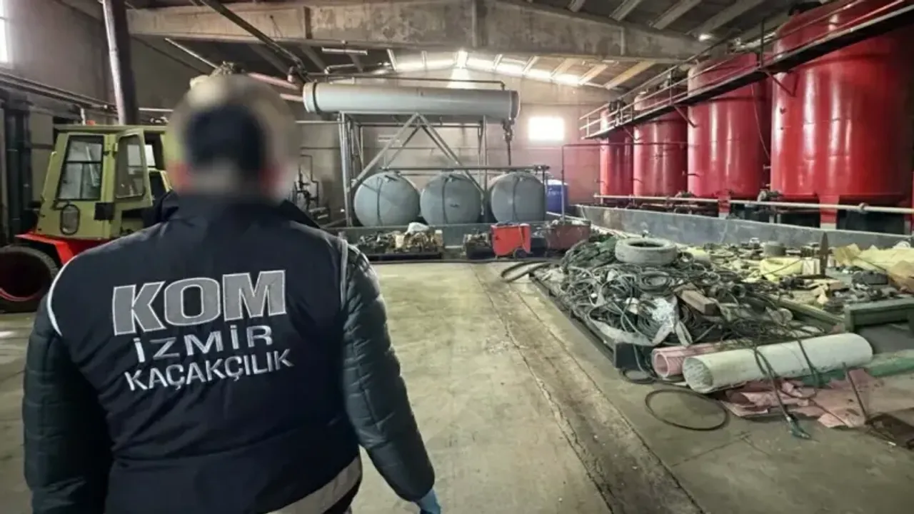 İzmir'de tonlarca kaçak akaryakıt ele geçirildi
