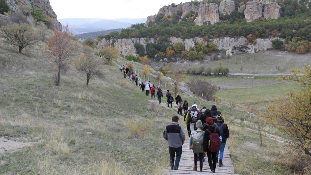 Anadolu Üniversitesi'nde Yazılıkaya Doğa Yürüyüşü Gerçekleşti
