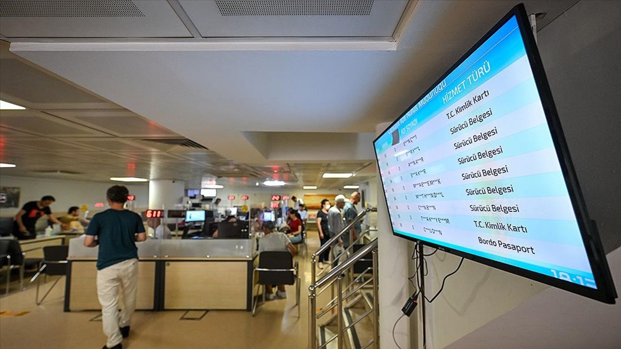 Ehliyet Yenilemeye Büyük İlgi