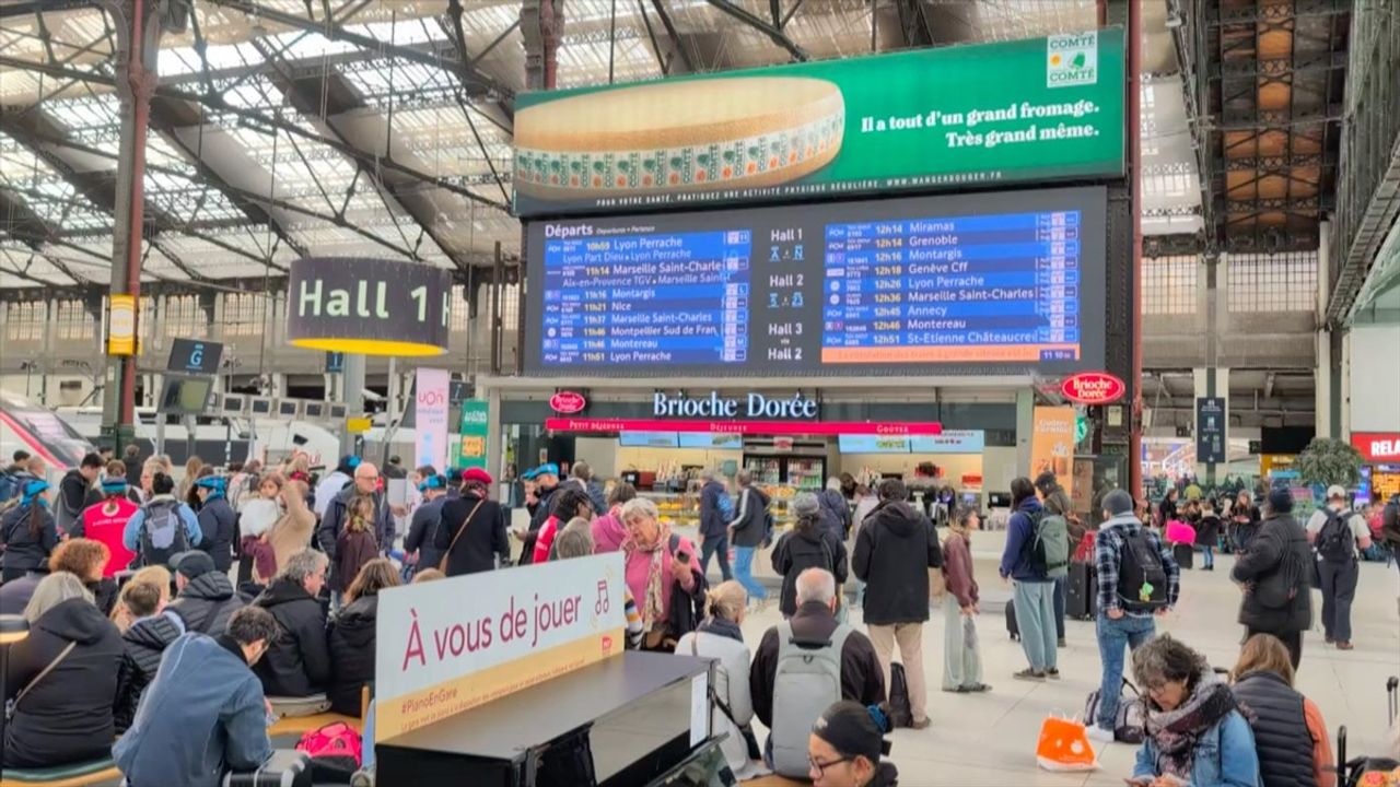 Fransa'da sabotaj eylemi tren seferlerini sekteye uğrattı