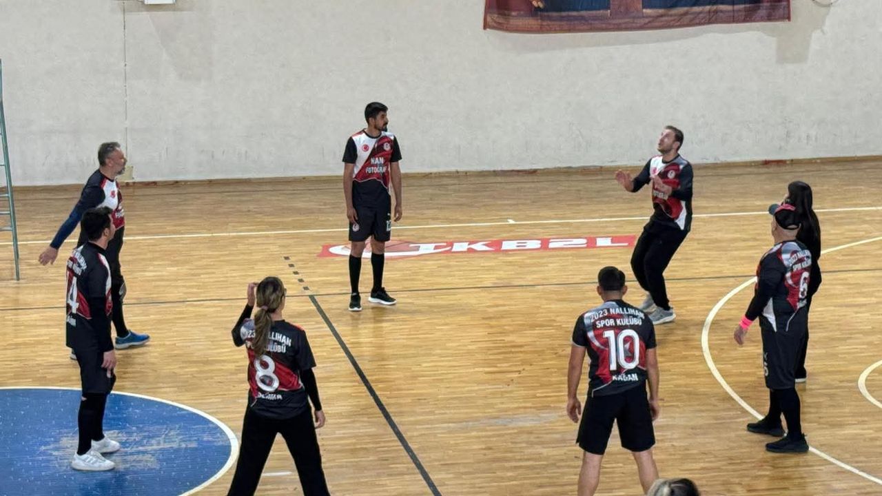 Nallıhan'da kurumlar arası voleybol turnuvası heyecanı başladı