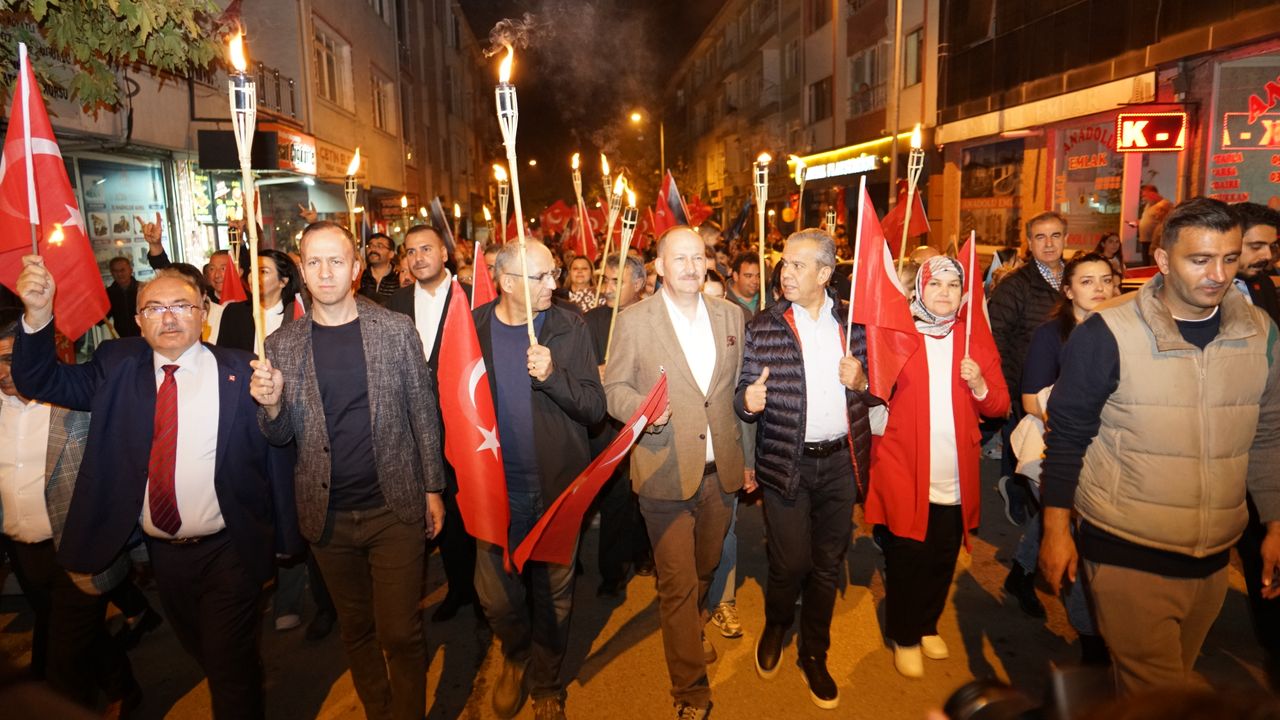 Polatlı'da “Cumhuriyete Saygı” Yürüyüşü