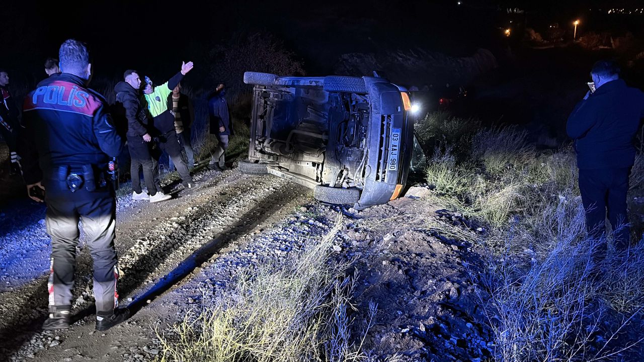 Alkollü sürücü, eşi ve bebeğiyle kaza yaptı