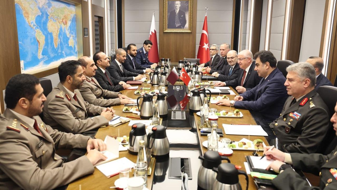 Bakan Güler, Katar Başbakan Yardımcısı'yla görüştü