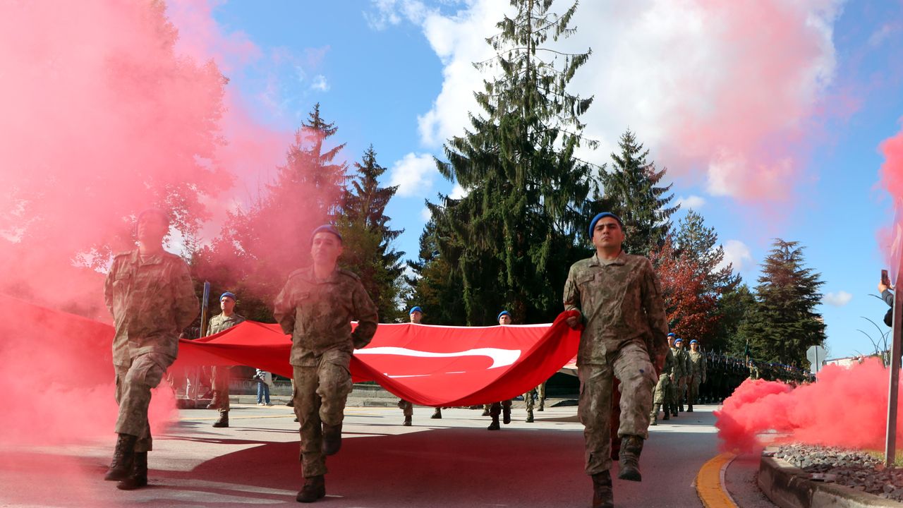 Bolu'da Komandolardan 29 Ekim Marşları