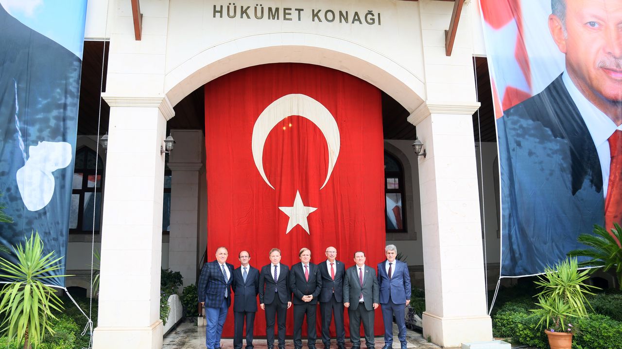 Cumhuriyet'in İlk Türk Bayraklarından Biri