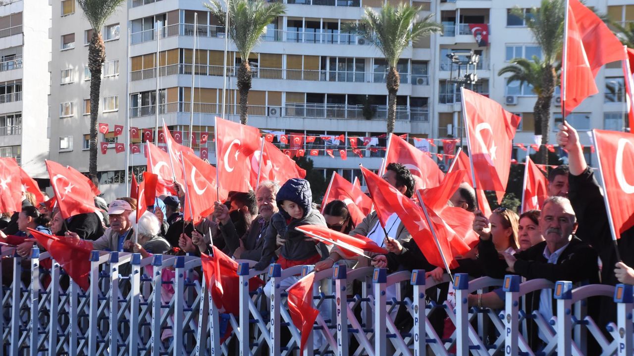 İzmir'de 29 Ekim'de Cumhuriyet ruhu coşkusu
