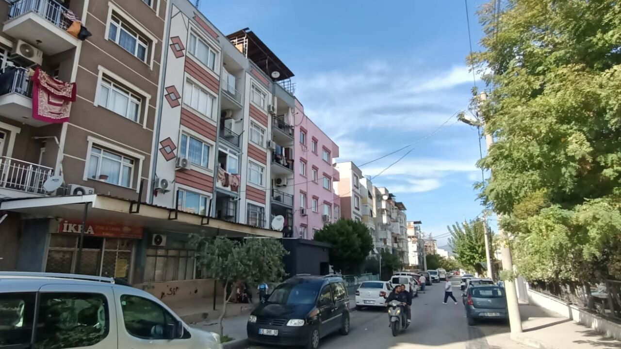 İzmir'de komşu tartışması kanlı bitti