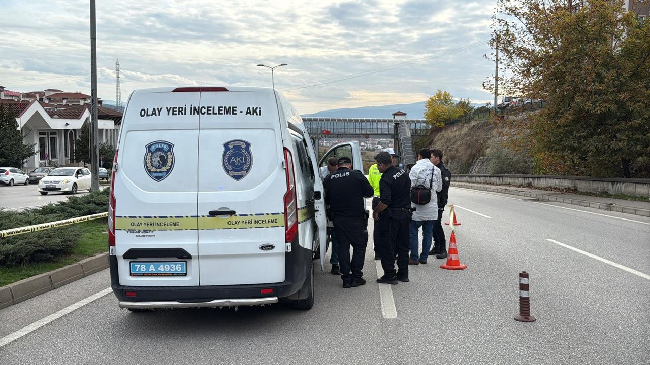 Karabük'te Motosiklet ve Kamyon Çarpıştı