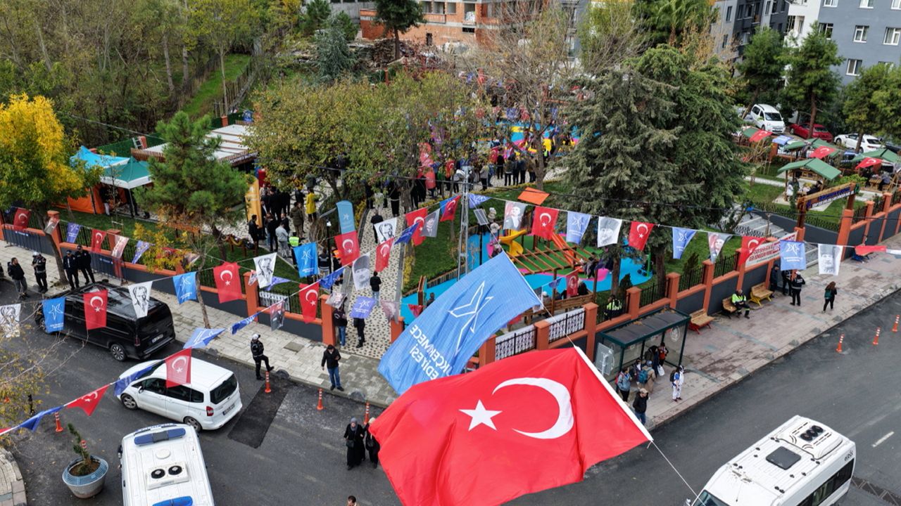 Küçükçekmece'nin sıfır atık konseptli ilk parkı ilçeye kazandırıldı
