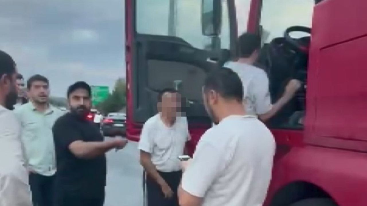 Kuzey Marmara Otoyolu’nda Yabancı Plakalı TIR Takla Attı
