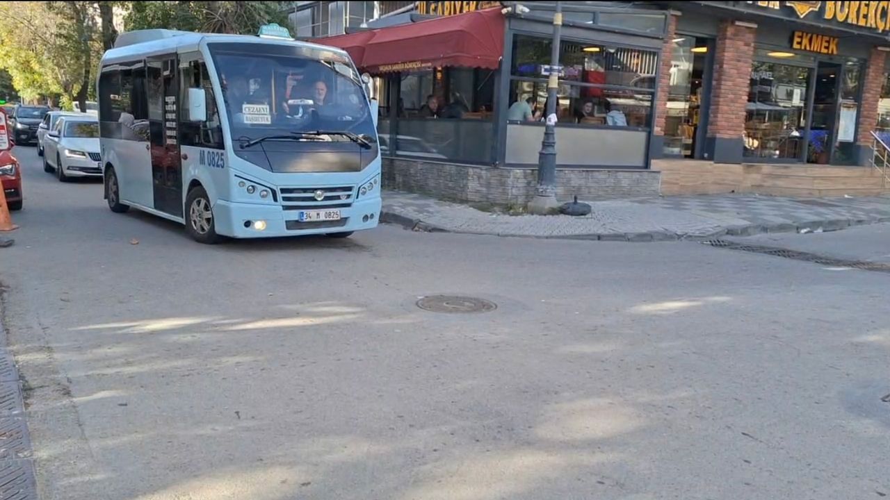Maltepe'de minibüs yayaya çarptı