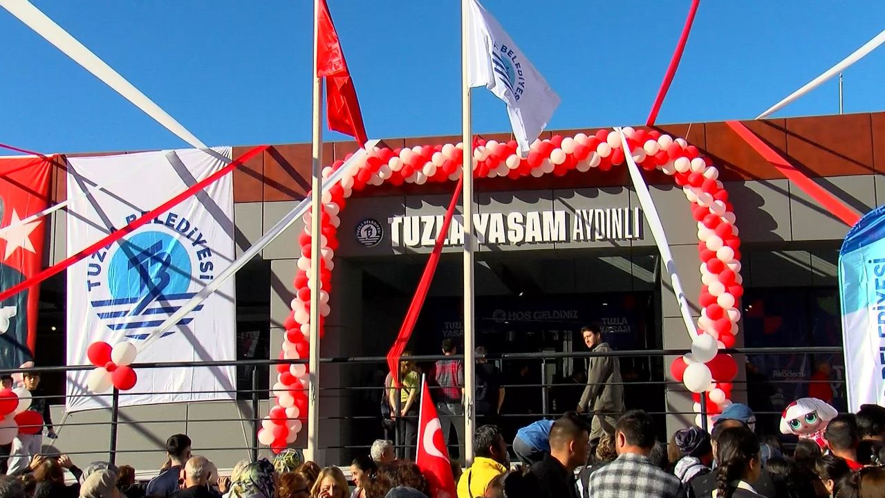 Özgür Özel’den Tuzla’da Sert Mesajlar