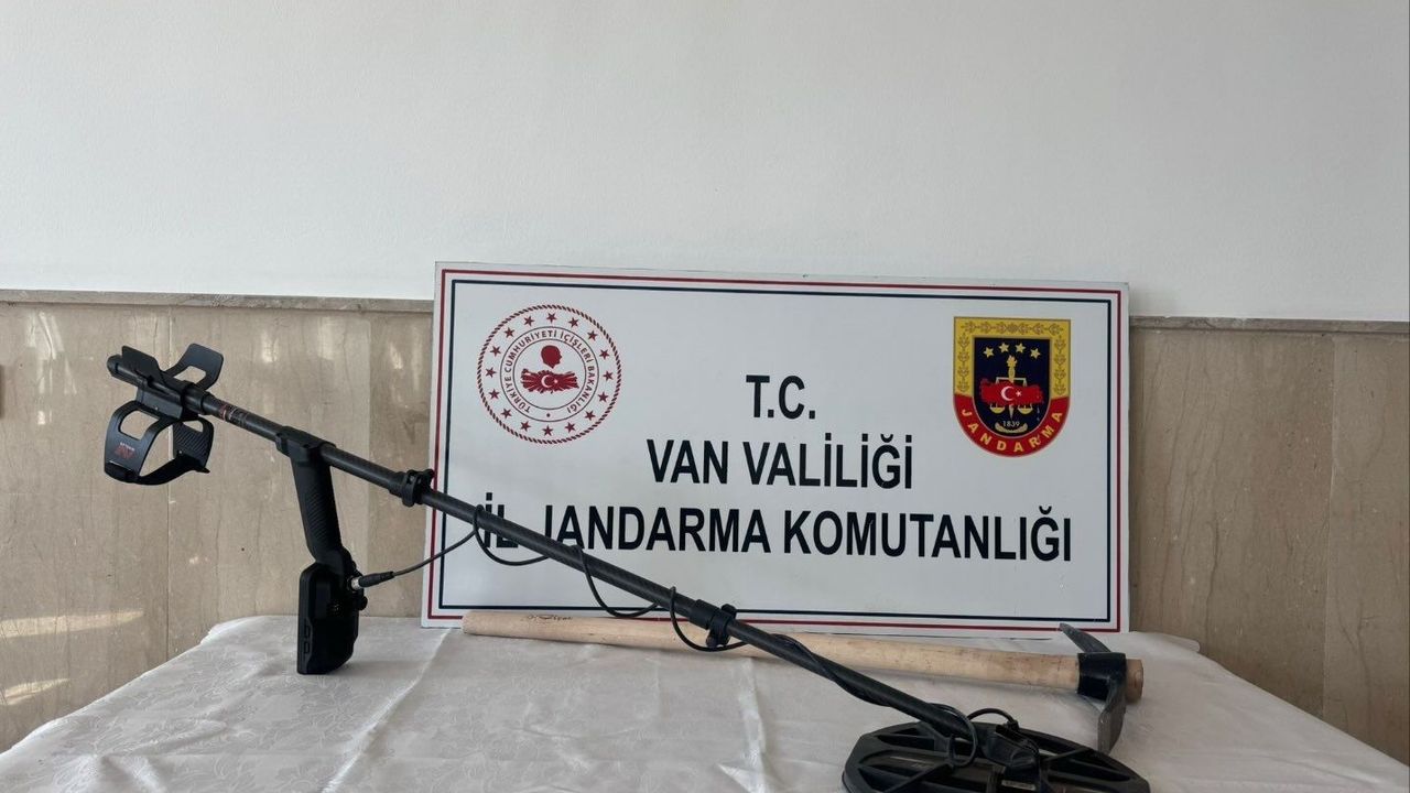 Van'da define arayan kişiler yakalandı