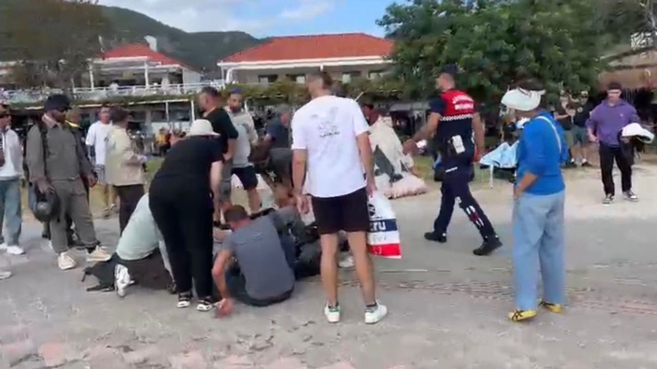 Yamaç paraşütleri havada çarpıştı