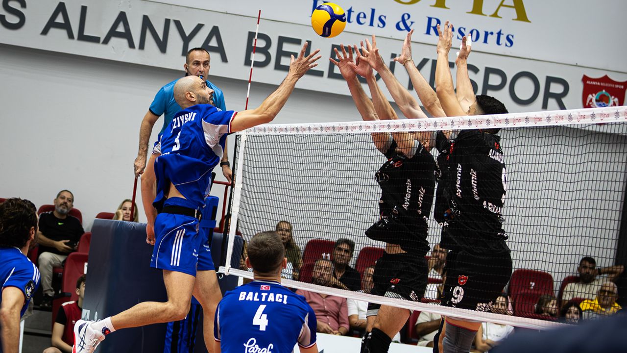 Halkbank final setinde kazandı