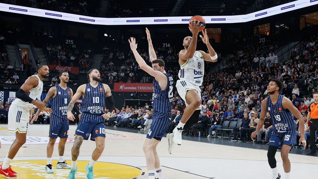 Avrupa'daki Türk derbisini Fenerbahçe kazandı
