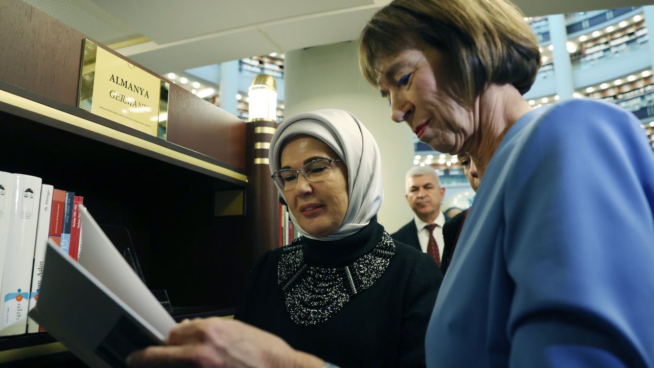 Erdoğan ve Merz Cumhurbaşkanlığı Millet Kütüphanesi'nde görüştü