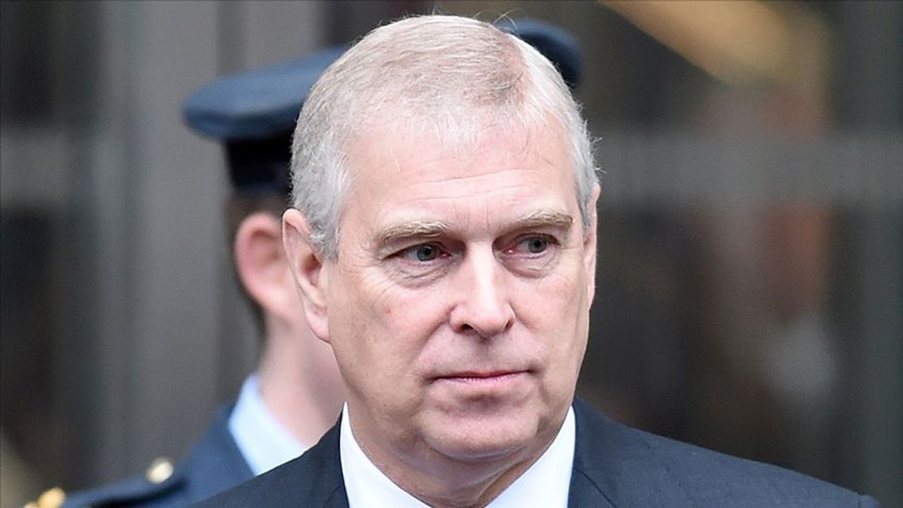 İngiltere Kralı Charles, kardeşi Prens Andrew'un ünvanlarını geri aldı