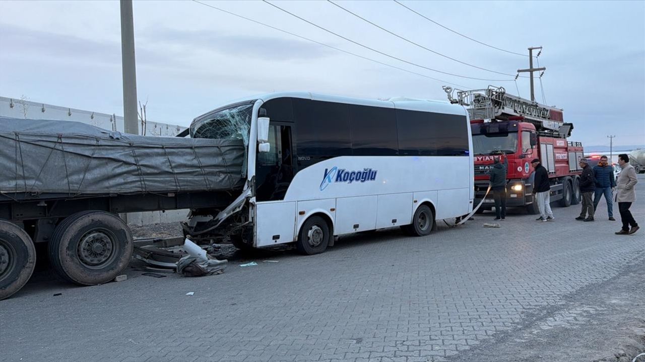 Kayseri'de kaza: 6 kişi yaralandı.