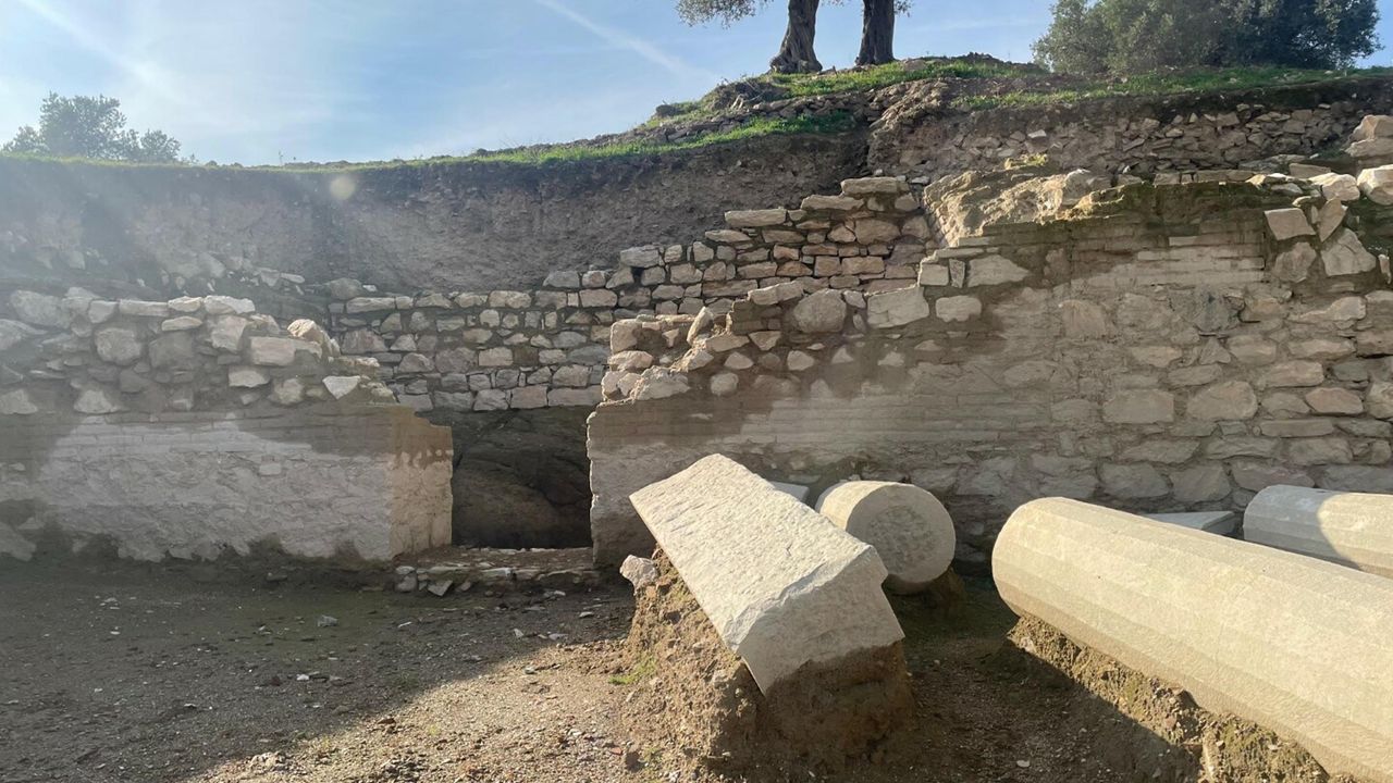 Metropolis'te 2 Bin Yıllık Tanrıça Başı Bulundu