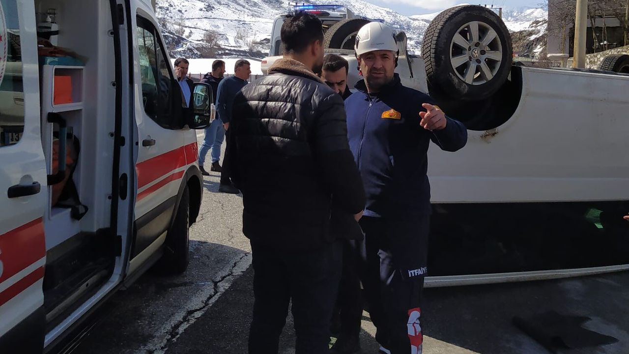 Bitlis'te meydana gelen 2 ayrı kazada 12 kişi yaralandı