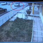 El freni çekilmeyen otomobil güçlükle durduruldu