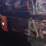 İstanbul'da İETT otobüsü ve otomobil çarpıştı