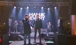 Haluk Levent, depremzedeler için konser verdi