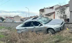 Polisten kaçan sürücü otomobille takla attı