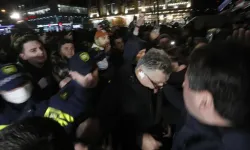 Gürcistan'da AB yanlısı göstericiler, hakimlere yumurta attı