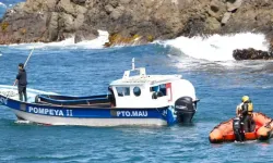 Şili'de turist teknesi battı