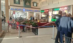 Üstüne asma tavan parçası düştü 