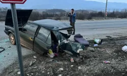 İkiye bölünen otomobilden yara almadan kurtuldu