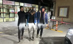 Eşini tornavidayla yaraladı