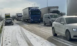 Bursa'da 25 araç zincirleme kazaya karıştı