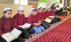 Genç hafızlar geleneği devam ettiriyor