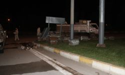Beyşehir'de arı kovanı yüklü kamyonet devrildi
