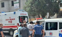 Adliye binası önünde taşlı kavga