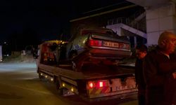 Bursa'da TIR'a çarpan otomobil hurdaya döndü